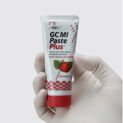 GC MI Paste Plus Jahoda 40g 1ks
