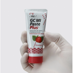 GC MI Paste Plus Jahoda 40g 10ks